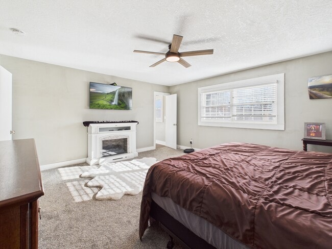 Photo - 201 Bluebird Ln