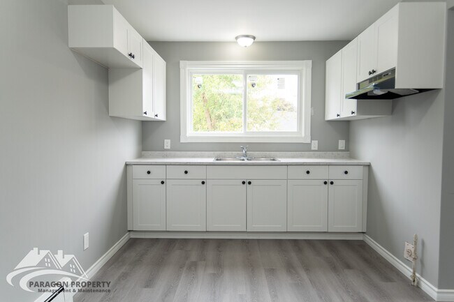 Photo - 18 Louella Crescent Unit 1