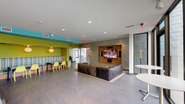 Club Room - SEVEN27 at the Yards