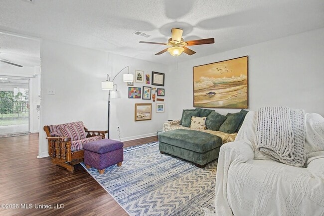 Photo - 883 Rustwood Dr