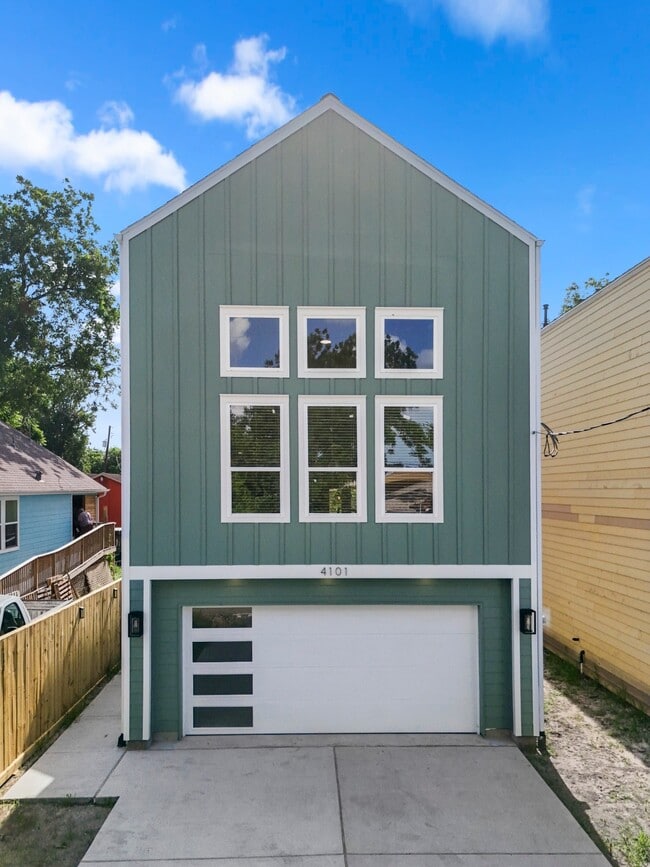 Photo - 4101 E Rogers St