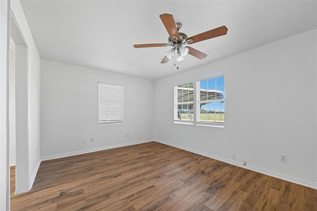 Photo - 304 S Oak St