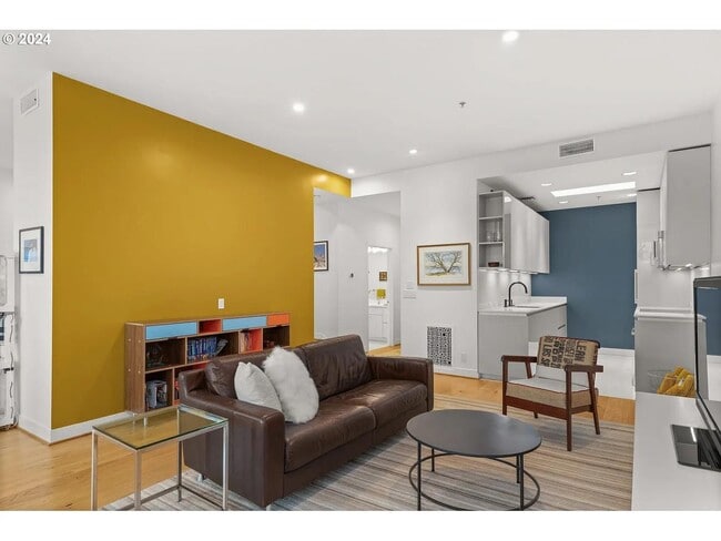 Photo - 618 NW 12th Ave