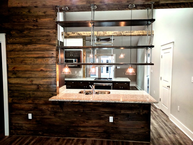 Photo - 1657 Mayhew St