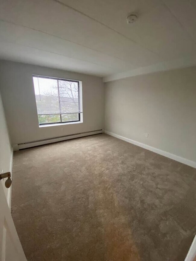 Photo - 961 Southern Artery