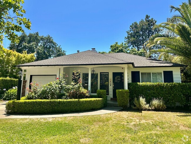 Building Photo - Charming 2 Bed 1.5 Bath in Redwood City! Rental