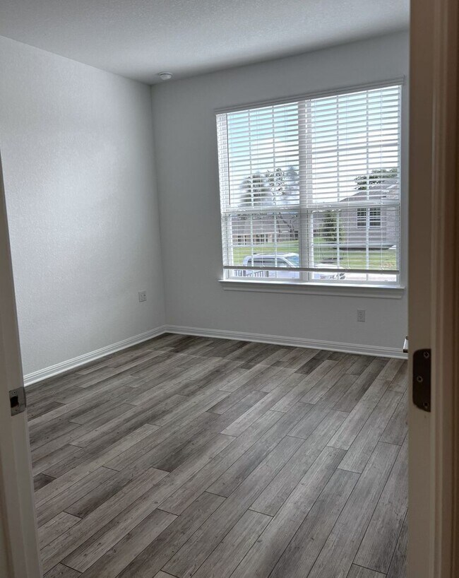 Photo - 106 Middle Crk Rd