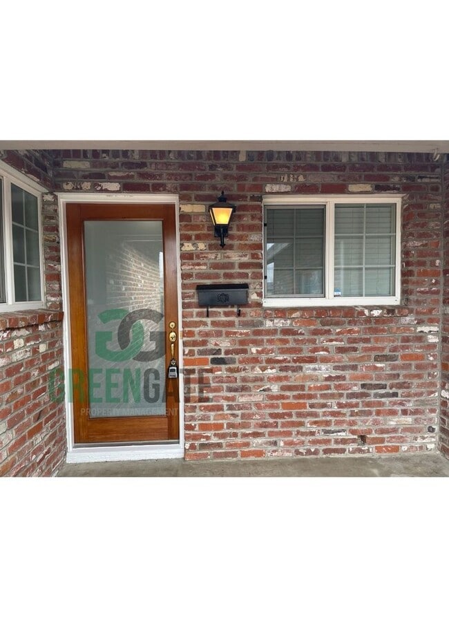 Photo - Spacious 4Bedroom 2Bath AVAILABLE NOW in Modesto!!