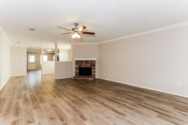 Photo - 2365 White Pine Dr