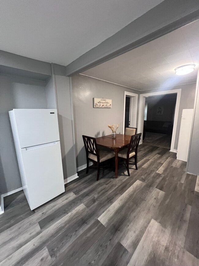 Photo - 163 Eagle St Unit Garden level apt
