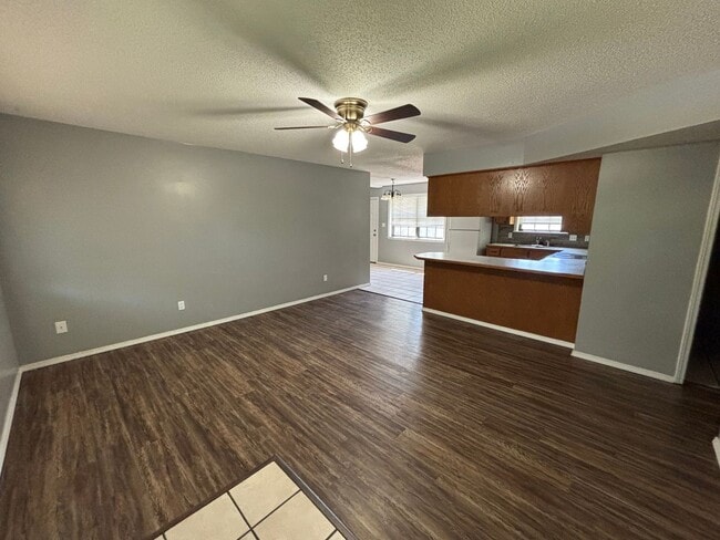 Photo - Discover this 3-bedroom, 2-bath home in Russellville, AR.
