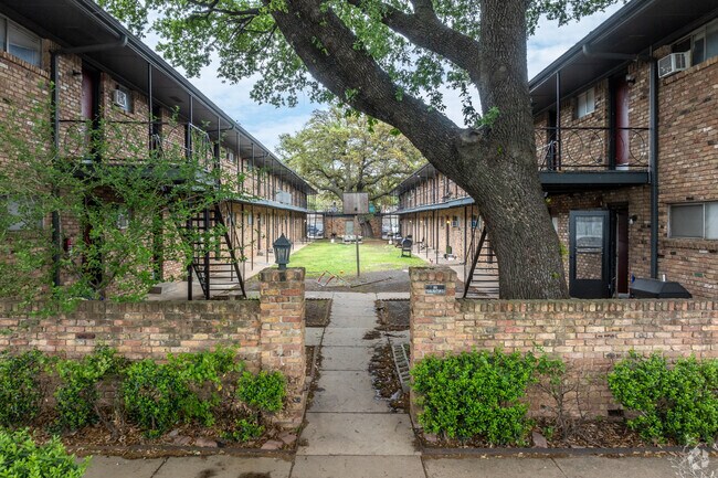 Additional Building View - Meadowlark Apartments