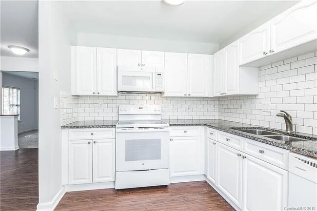 Photo - 3715 Melrose Cottage Dr