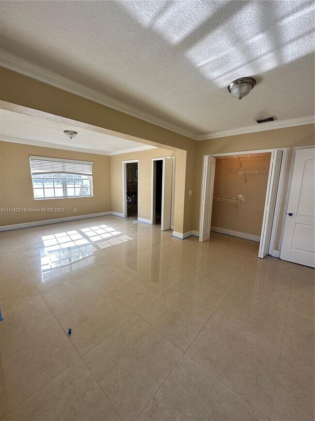 9000 SW 40th Ter