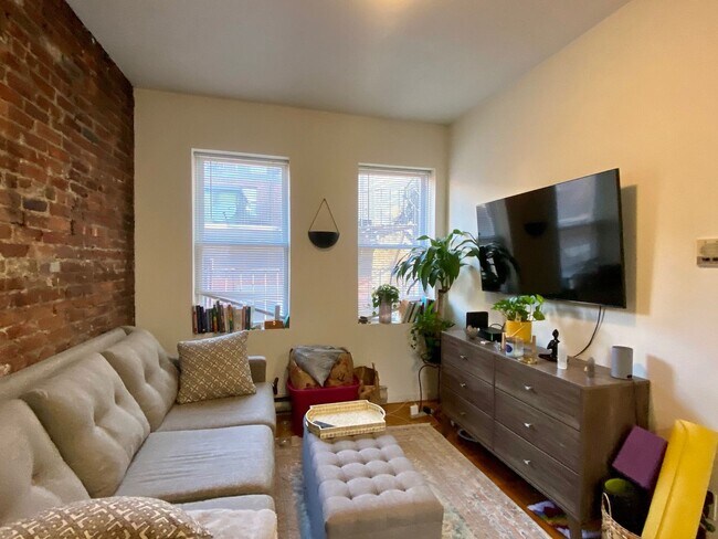 Photo - Nicely renovated 1 bed in the heart of the...