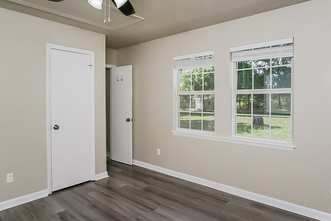 Photo - 2504 Hermosa Cir