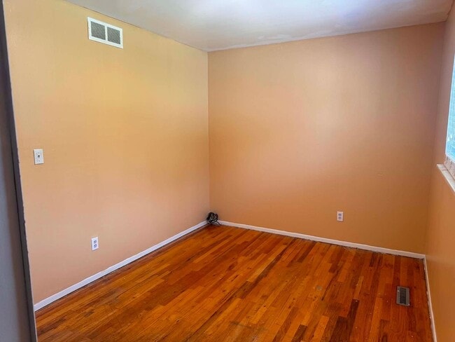 Photo - 32345 Hawthorne Dr