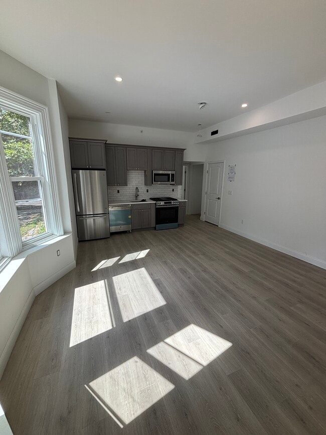 Kitchen Living - 261 Bradley St Unit 1L