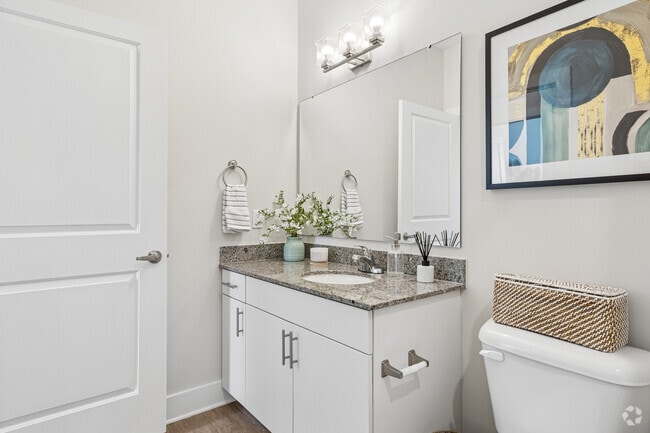 1BR, 1BA - 738SF - Bathroom