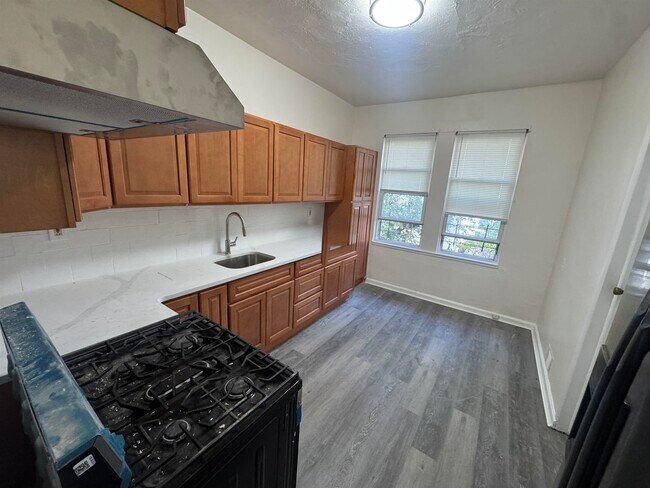 Photo - 85 W 50th St Unit 2