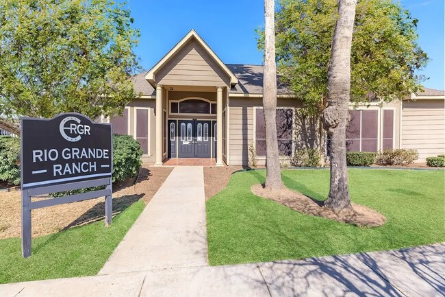 Photo - 409 Riverhill Loop