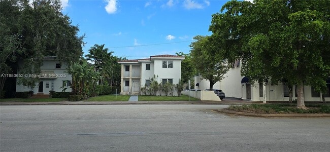 Photo - 3915 Ponce de Leon Blvd