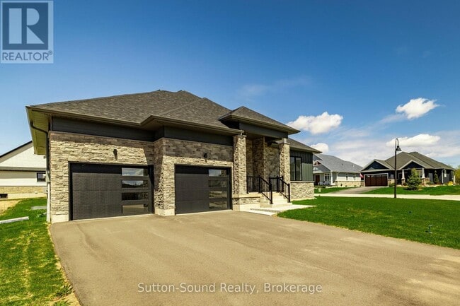 Photo - 116 Laurens Ln