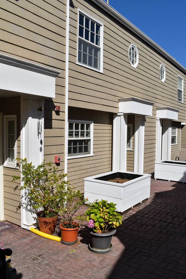 Photo - 1555 Cherry St Unit #3