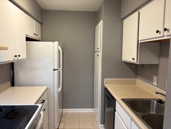 Building Photo - 1900 Bay Area Blvd Unit 175