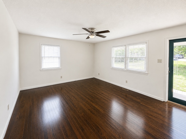 Photo - Three bedroom, 1 bath brick ranch in Liberty