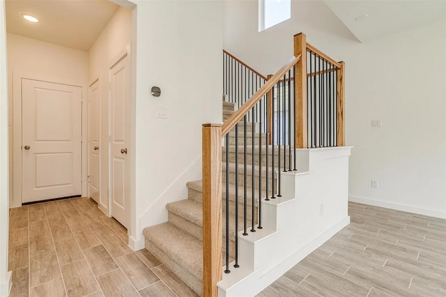 Stairs - 4524 Hogans Alley Dr
