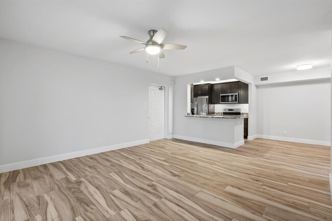 Photo - 2518 SE Anchorage Cove Unidad B-1