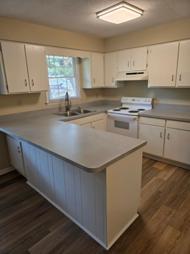 Photo - 1301 Fowler Dr