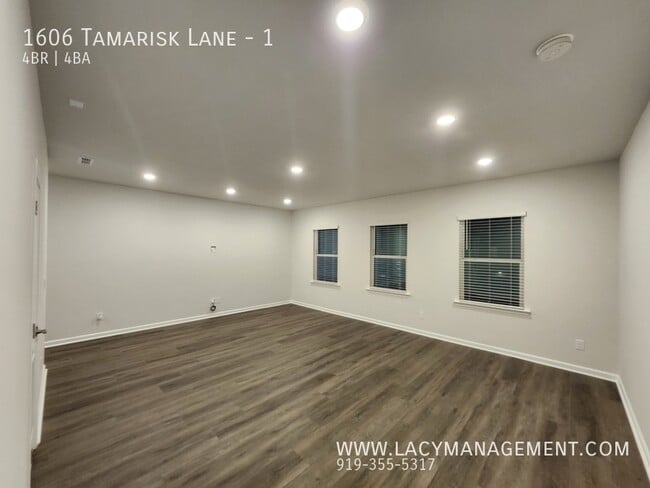 Photo - 1606 Tamarisk Ln