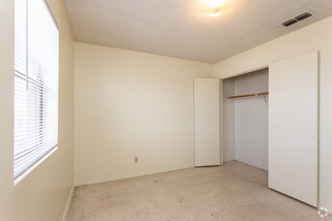 2HAB, 1BA - 701SF - Gallagher Gardens