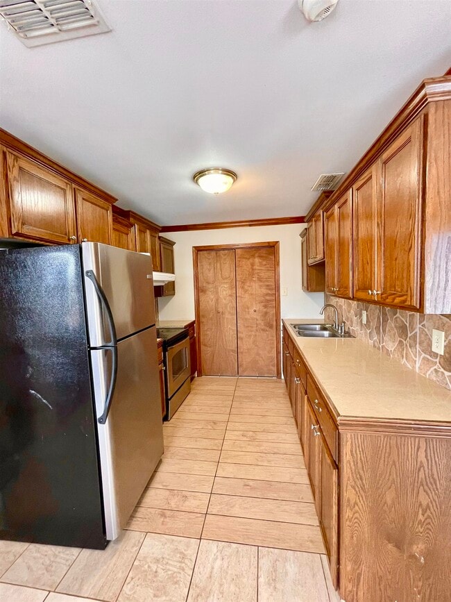 Photo - 2704 San Agustin Ave Unit 2