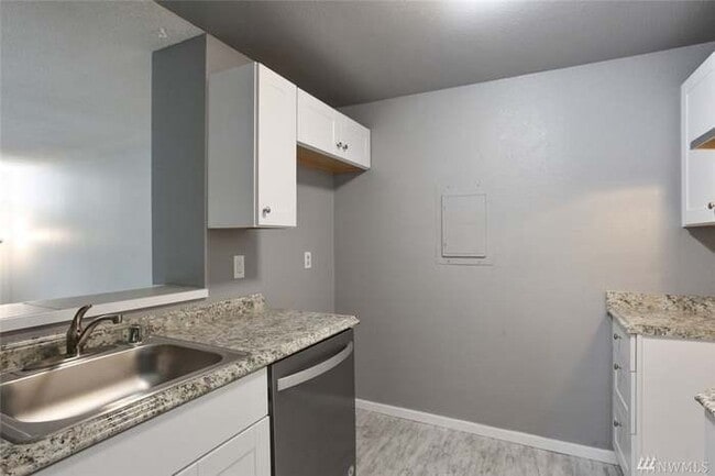 Photo - Remodeled ground floor 2 bed!