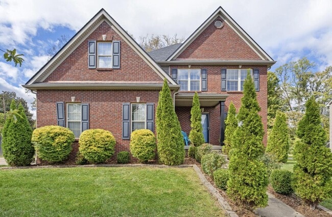 Building Photo - 2505 Eastway Dr