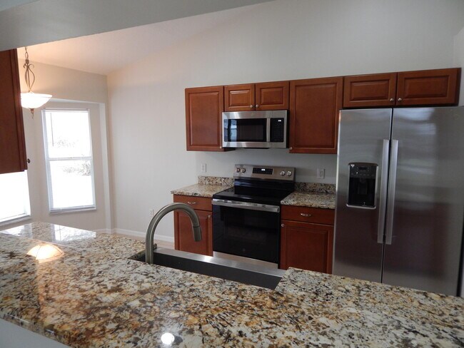 Photo - 132 SW Elderberry Dr