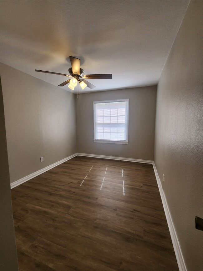 Photo - 138 W Marion St