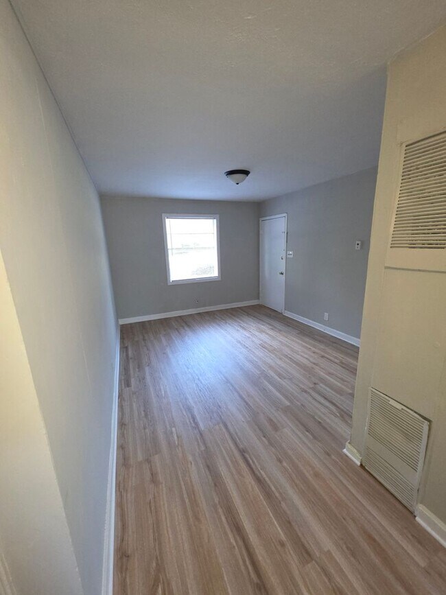 Photo - 1340 Gray Ave NE Unidad 1340-A