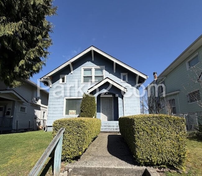 Building Photo - Tacoma Area 3 Bedroom 1 Bathroom Duplex Unit #A