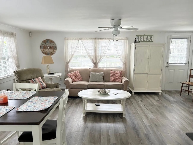 Photo - 8 Churchill Dr