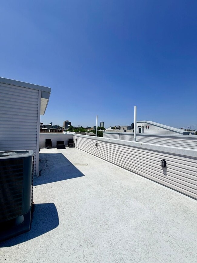 Photo - 1302 N Marshall St Unidad 2