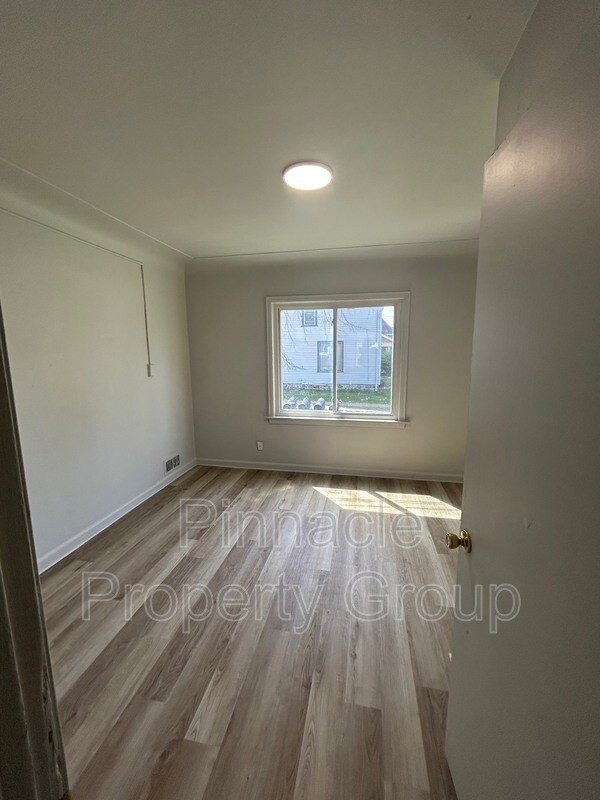 Photo - 834 N Leroy St