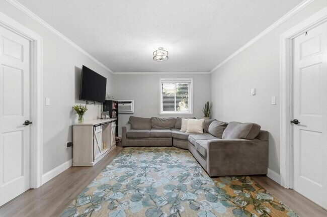 61 Wright St Unit 102