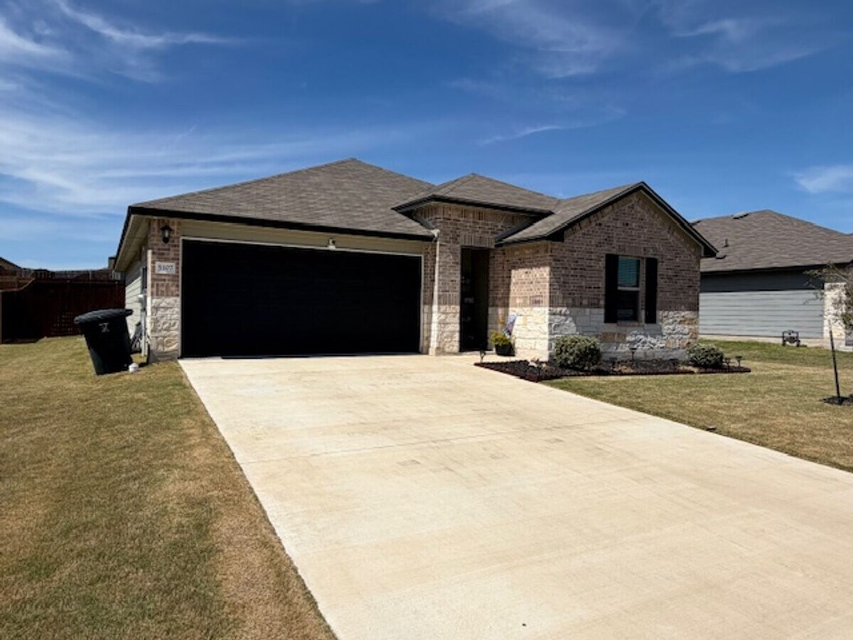 Photo - 4 Bedroom 2 Bath in Mesa Verde