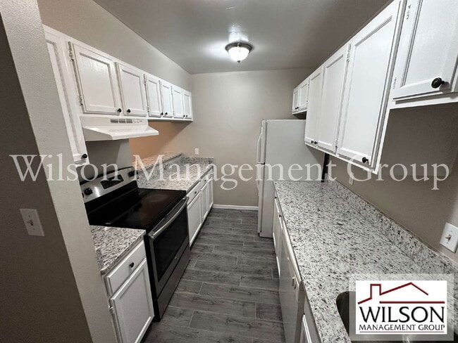 Photo - 500 Yellowwood Ct