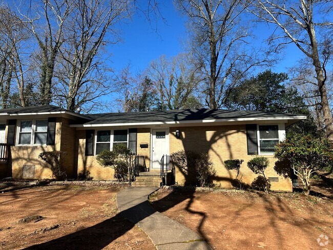 Building Photo - Charming Two Bedroom Duplex in Plaza Midwood! Rental