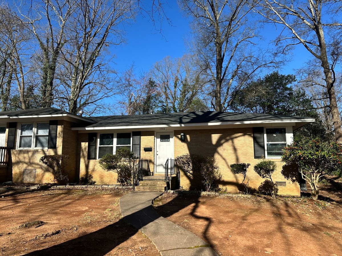 Charming Two Bedroom Duplex in Plaza Midwood! - Charming Two Bedroom Duplex in Plaza Midwood! Casa